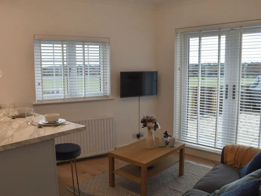 1 bedroom accommodation in Hawley - Image 1