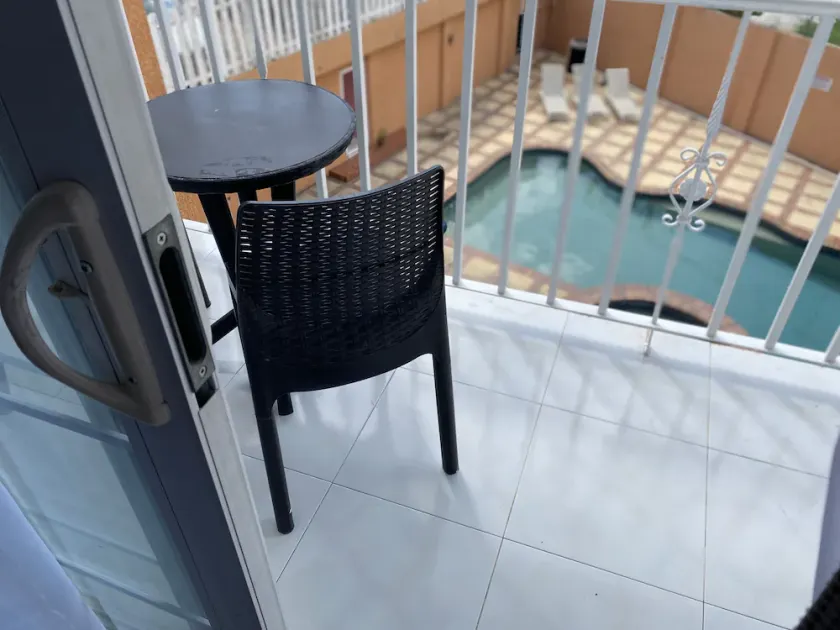 Spacious Kingston Business district Executive Condo - Image 1