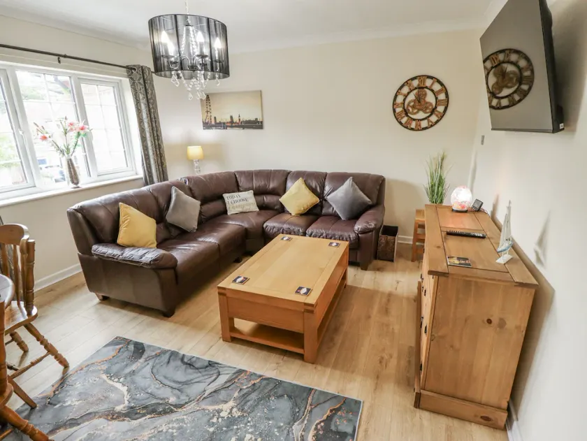 5 Links Court - Image 1