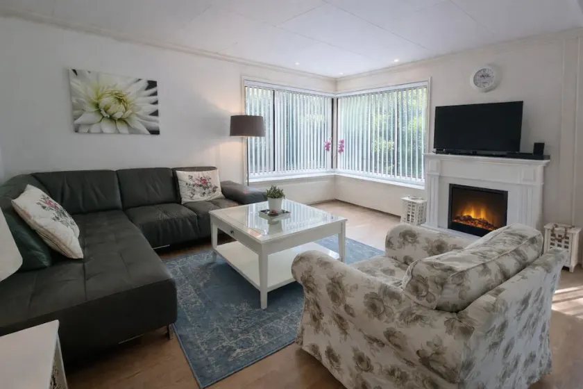 Chalet Pimpel & Mees; comfortably enjoy the peace and nature. - Image 1