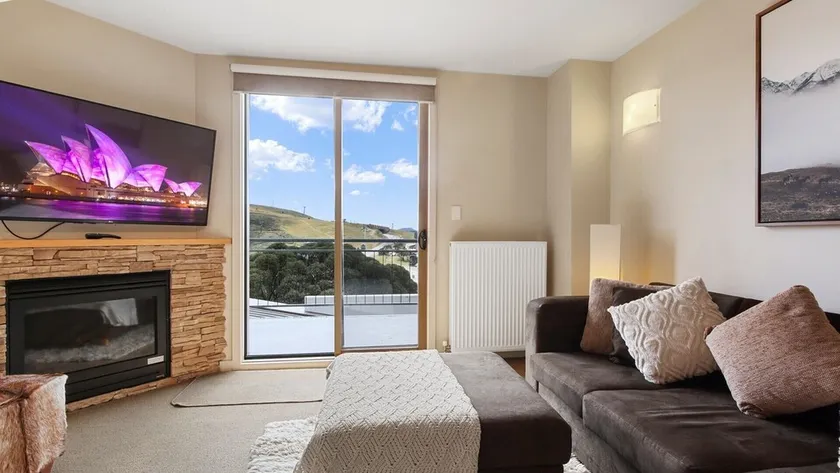 Chalet Hotham 3 - Image 1