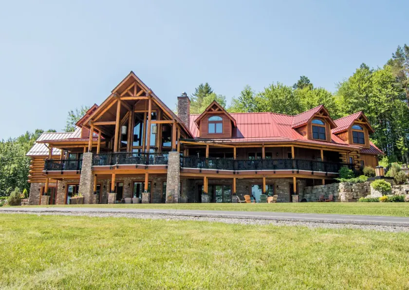 MAJESTIC LAKE FRONT LUXURY ADIRONDACK LODGE FEATURING 8,898 SQ. FT LIVING SPACE - Image 1