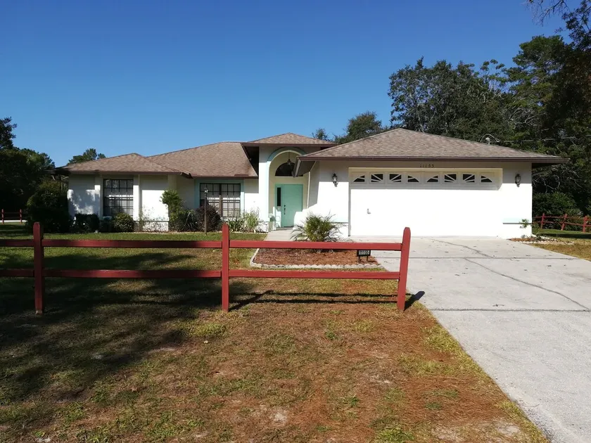 Spacious and comfortable home with heated pool<br>. - Image 1