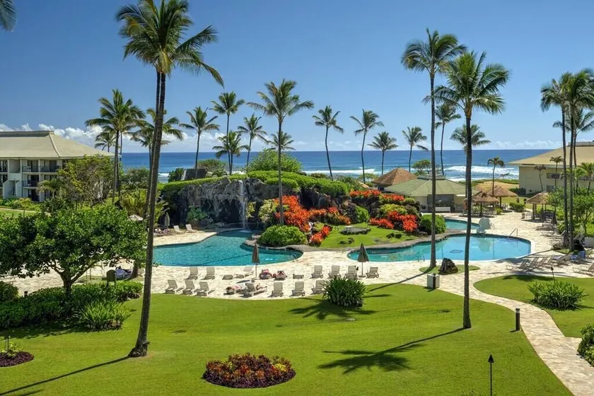 Ocean Front’s Top End Unit;  Partial Ocean View in Lanai; 1 minute walk to Beach - Image 1