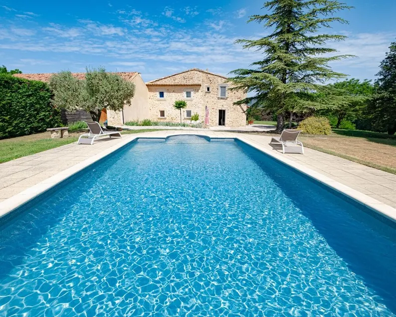 Casa de vacaciones con piscina en el famoso pueblo de rocas ocre del Rosellón, Parque Natural de Luberon - Image 1