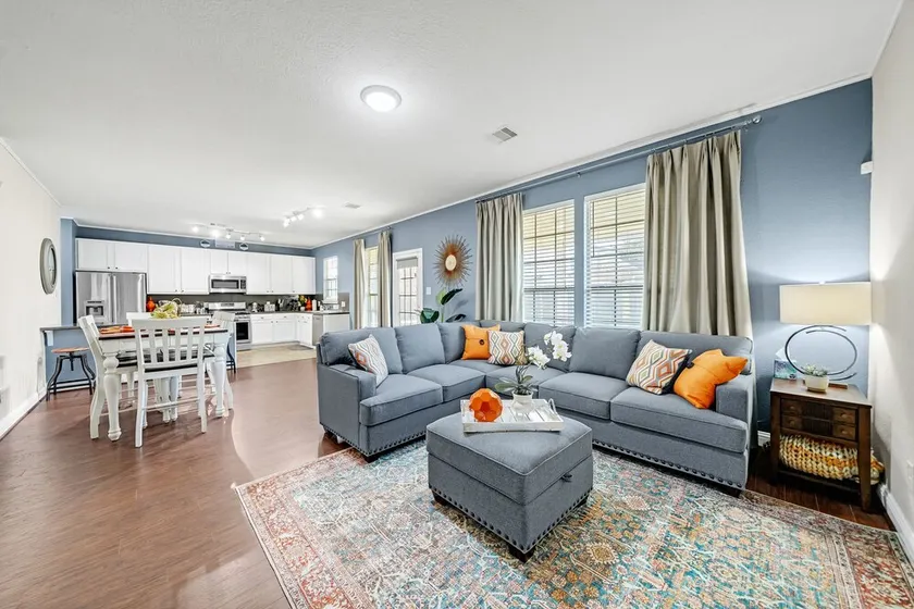 Exquisite Legends Cottage in Spring TX - Image 1