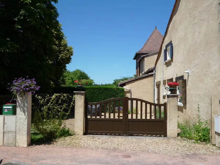 Terraced house - Image 1