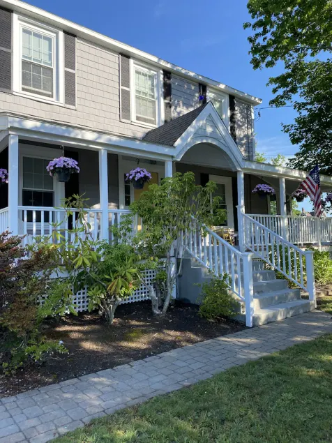 Belle maison dans un quartier calme à un pâté de maisons de l'océan - Image 1