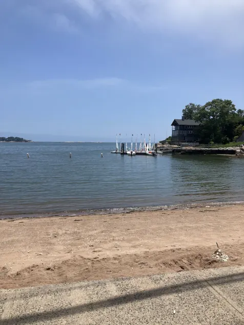 Short Beach Coastal Cottage - Image 1