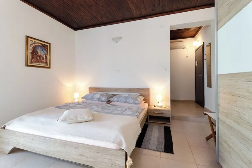 Apartment-rooms Preka - Image 1