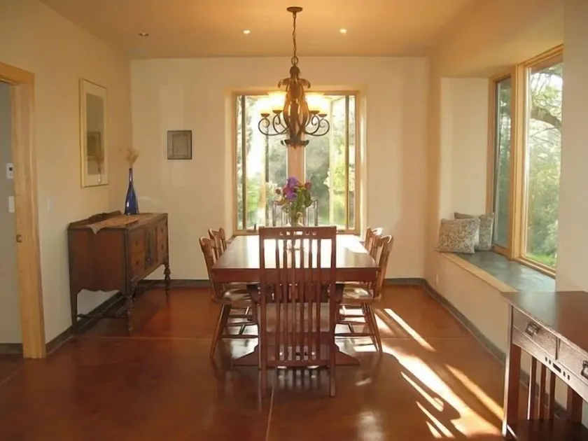 Lovely Straw Bale Home with Views of  the Yosemite High Sierra! - Image 1