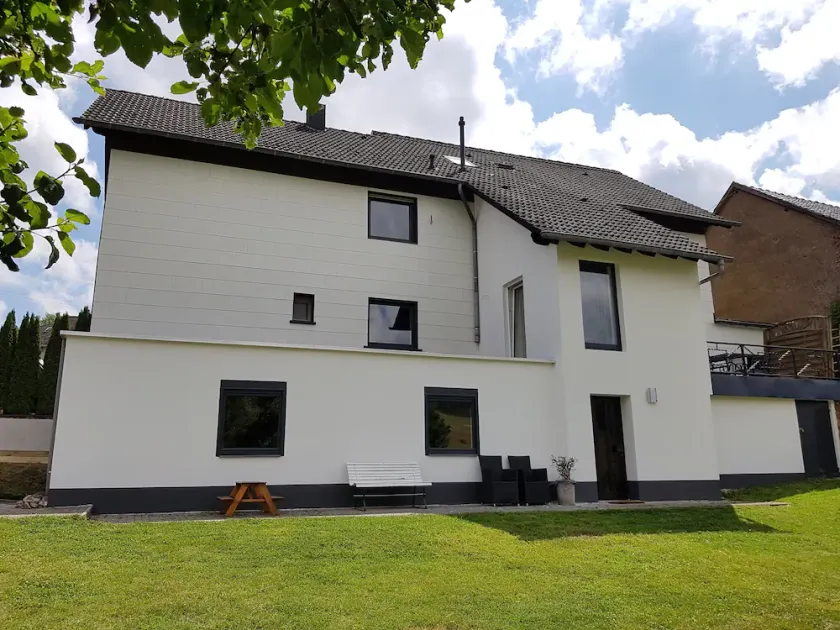 Große,und Luxe Renovierte Wohnung mit Sauna/garten, Garage und Kinderspielplatz - Image 1