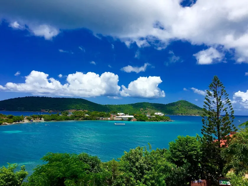 Renovated Amazing Waterfront Escape: Balcony, Paradise At A Great Price! - Image 1