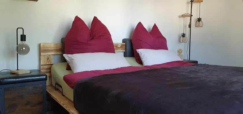Appartamento 'Ferienwohnung Am Huthainberg' con terrazza privata e Wi-Fi - Image 1