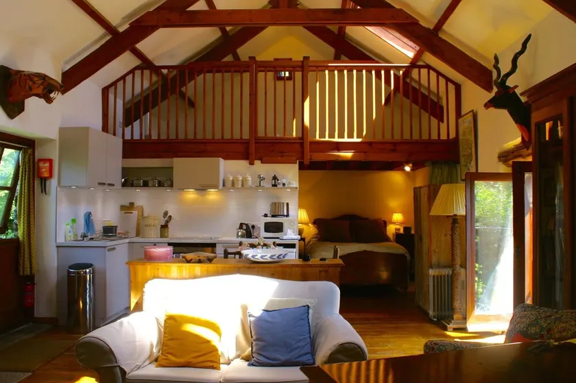 Delightful open plan barn conversion with piano in historic Dartmoor village - Image 1