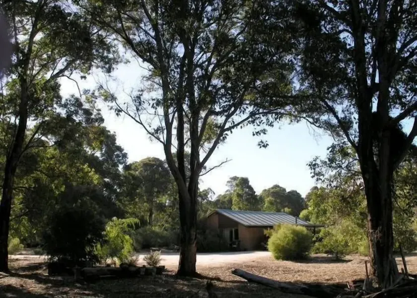 Boranup Chalet \"Juwel\" - Image 1