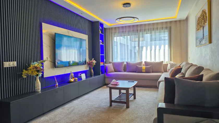 Luxury Living - Near to football stadium - Image 1