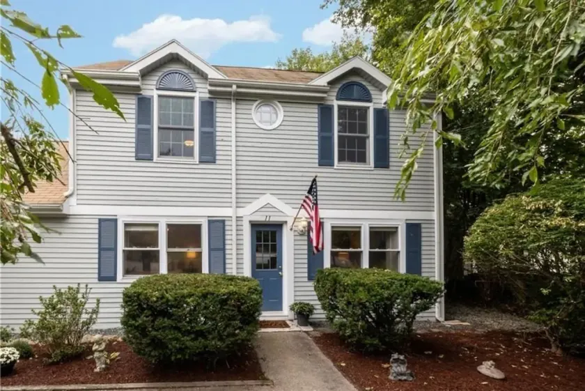 Great location! Short walk to the beach, 5min drive to center! A lot of capacity - Image 1