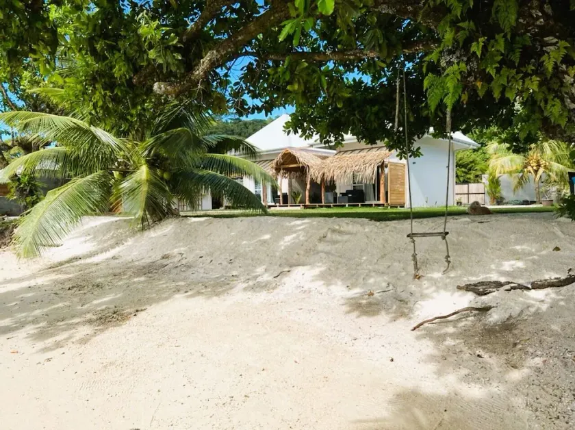 *PRIVATE BEACH, waterfront bungalow-A/C - 4 pers - Image 1