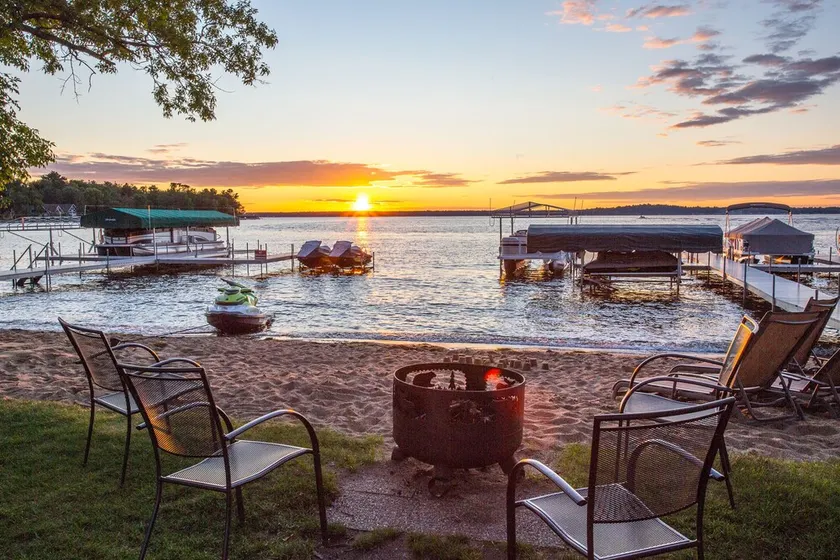 Gull Lake Condo for Rent | Boat Rentals Available - Image 1