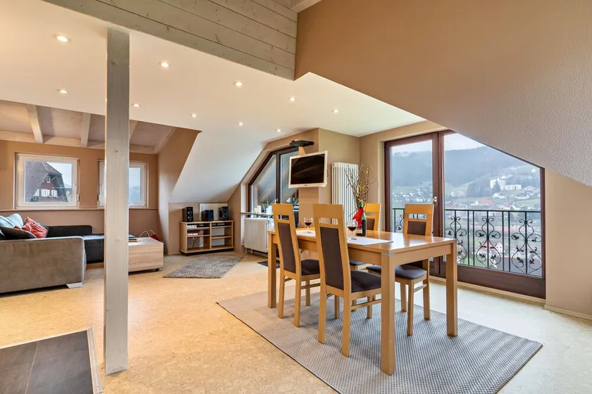 Apartamento 'Sonnenschein' com vista para a montanha, terraço partilhado e acesso Wi-Fi - Image 1