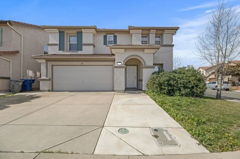 Peaceful house next to the park - close to airport - Image 1