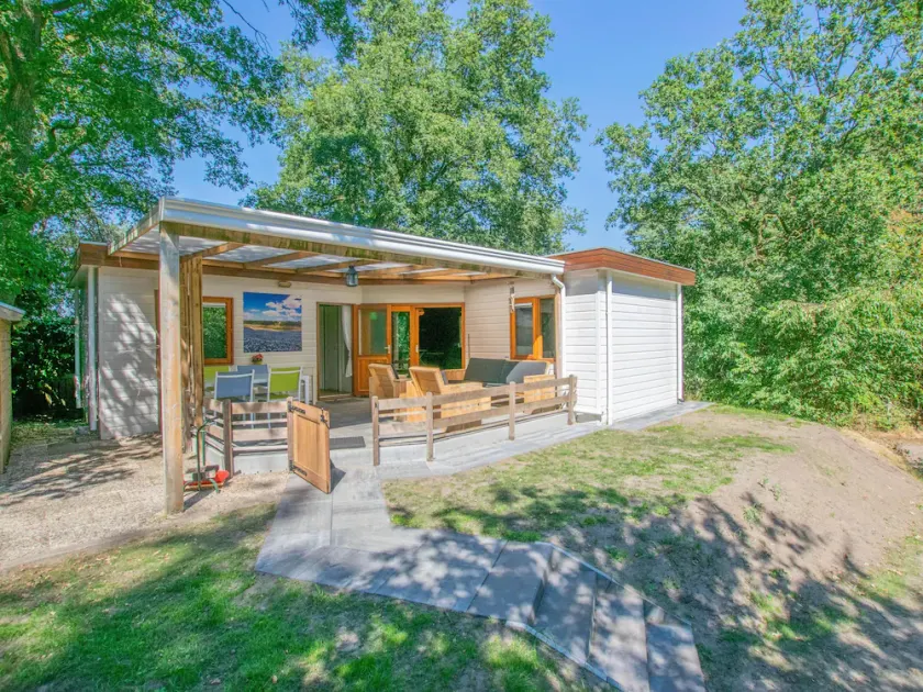 Chalet in the woods with veranda and sauna - Image 1