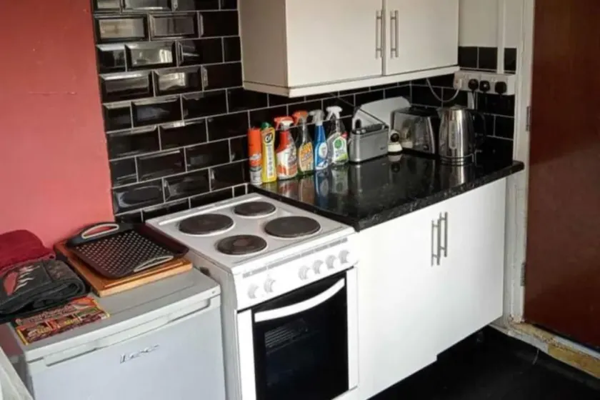 Feltham Heathrow Double Room in Shared House - Image 1