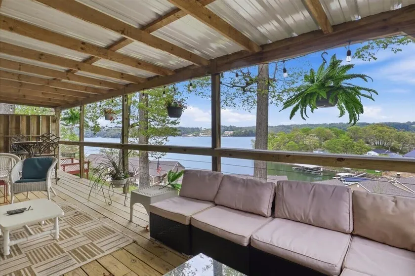 Lake Ozark Getaway with Fire Pit & Flat Lot - Image 1