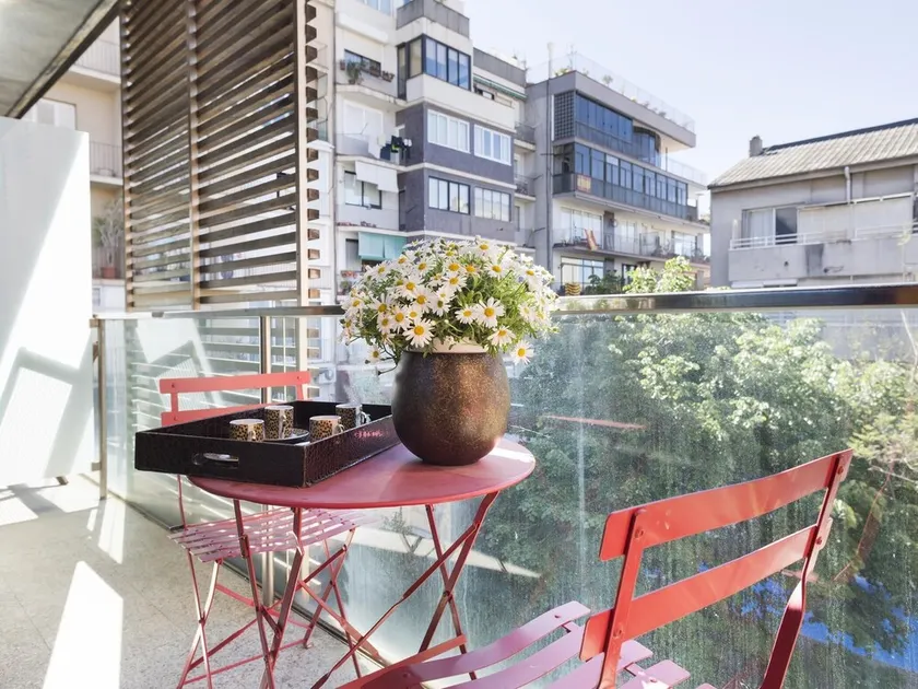 3 rooms 6 persons in Sant Gervasi with terrace near the Teknon  - Image 1