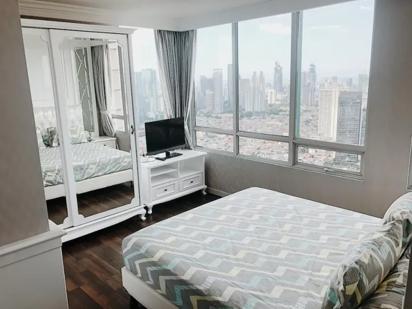 NEW Clean & Luxurious 2BD Apt in Business District +Kuningan City Mall Access - Image 1