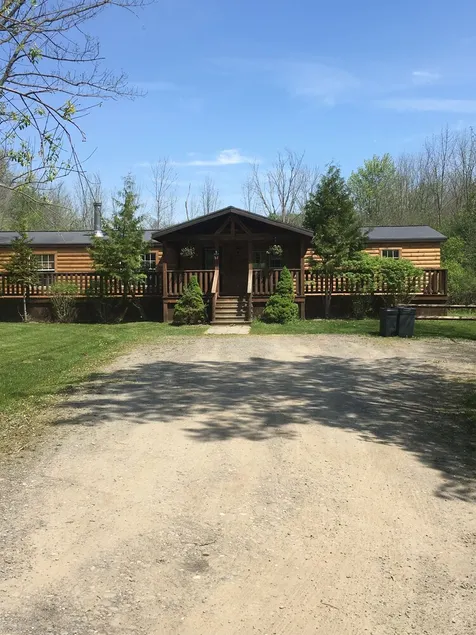 Deer Run Lodge one of 3 lodges available on property perfect for a Team  - Image 1