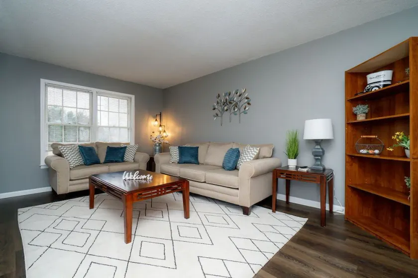 Spacious 4-Bedroom Retreat & Pet-Friendly Fenced Yard! - Image 1