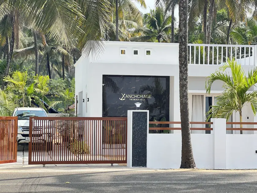 Private Beach Front Villa - Image 1