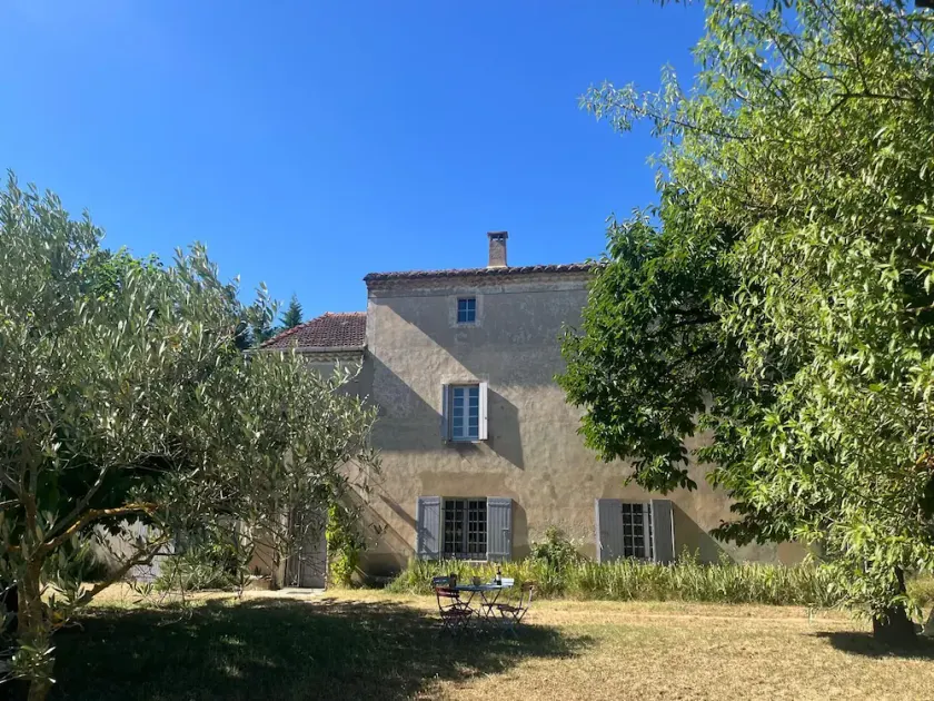 Taxa reduzida! Espaçoso refúgio de paz, com pátio e terraço perto de Uzès (St. Q) - Image 1