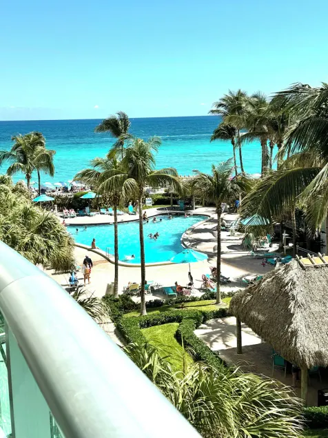 Ocean front direct access ,Ocean & PoolView 1bedrm, 2beds,1bath full kitchen,gym - Image 1