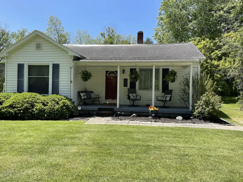 CHARMING HOME CLOSE TO WATKINS GLEN & INTERNATIONAL RACETRACK - Image 1
