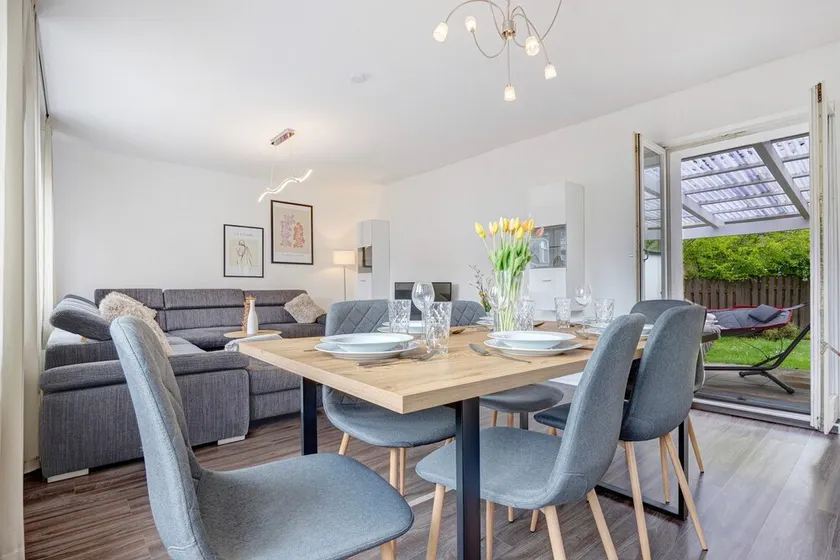 Holiday Home 'Dümmerliebe Am See' with Private Terrace, Private Garden and Wi-Fi - Image 1
