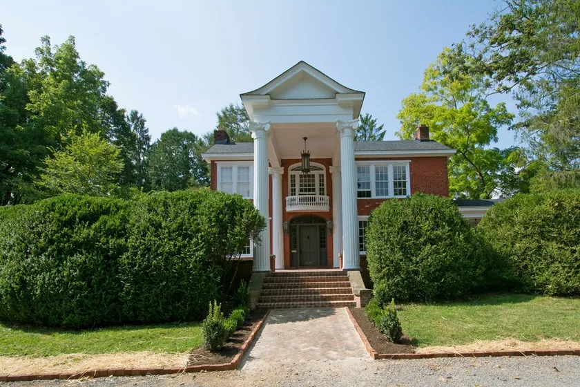 Elegant Updated Mansion in the Heart of Lewisburg - Image 1