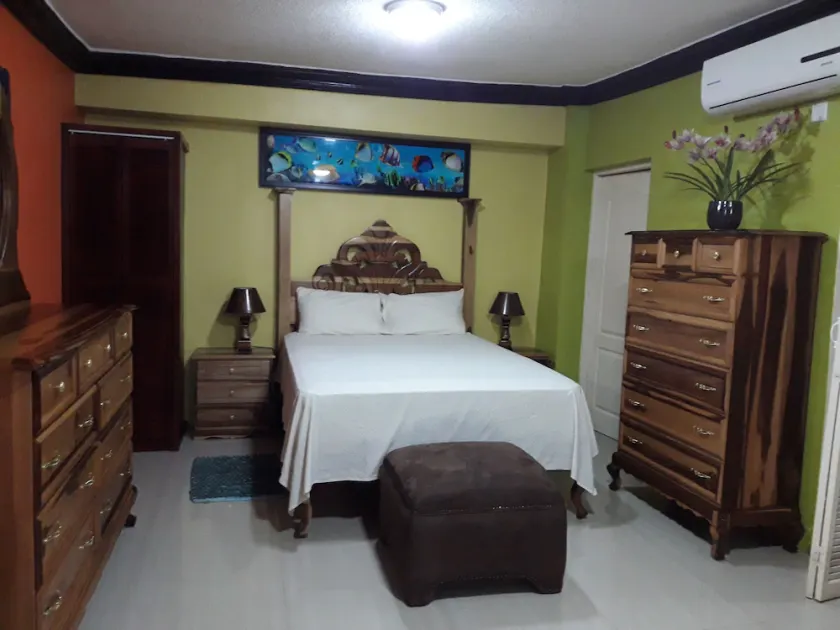 Studio Apartment - Image 1