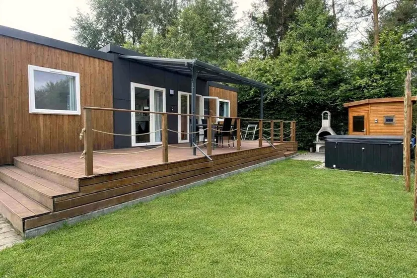 Casa móvel moderna com sauna ao ar livre no lago Murner - Image 1