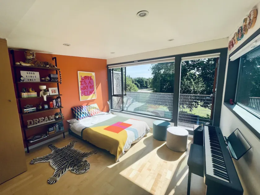 15 min to downtown | Hot tub | Spacious+peaceful+modern - Image 1