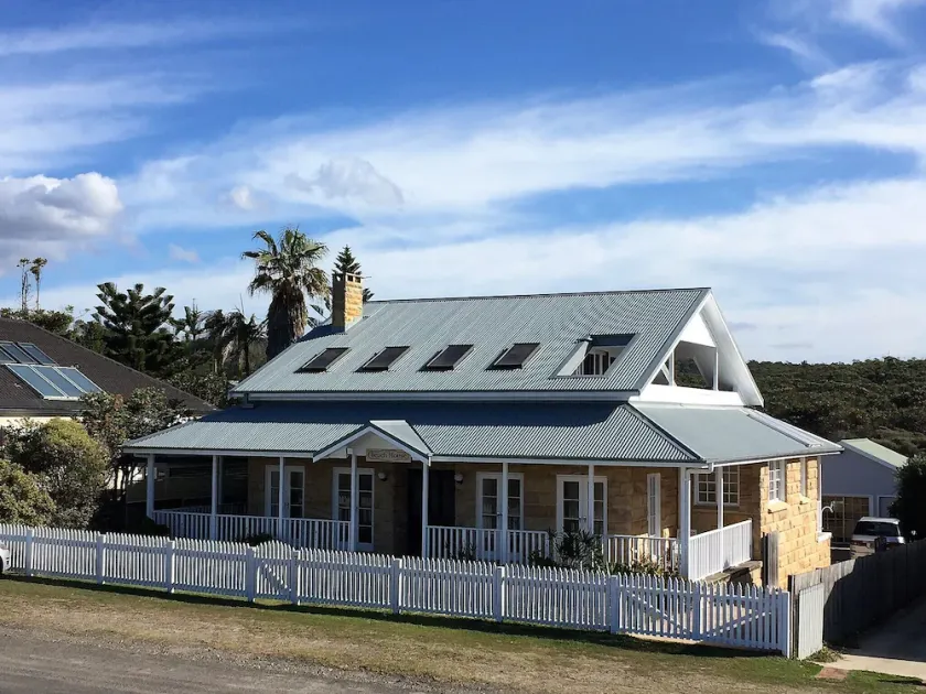 50m to beach patrol flags- ocean views - Nat. Park views - whales - open fire - Image 1