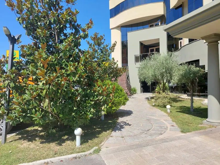 Hotel Green - Image 1
