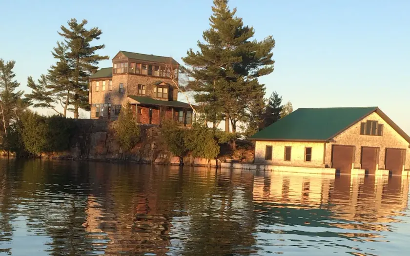 Private Island // Best views of the 1000 Islands! - Image 1