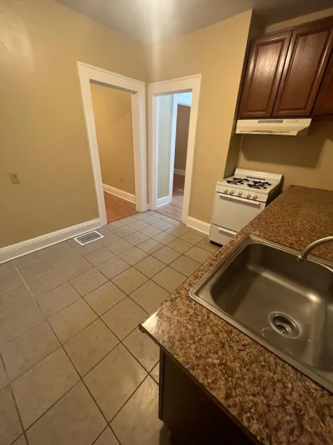 Karan luxury apartment - Image 1