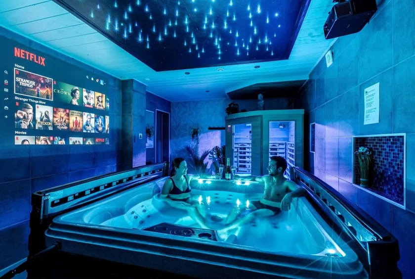 Villa 180m² with private spa, barbecue, table football - Image 1