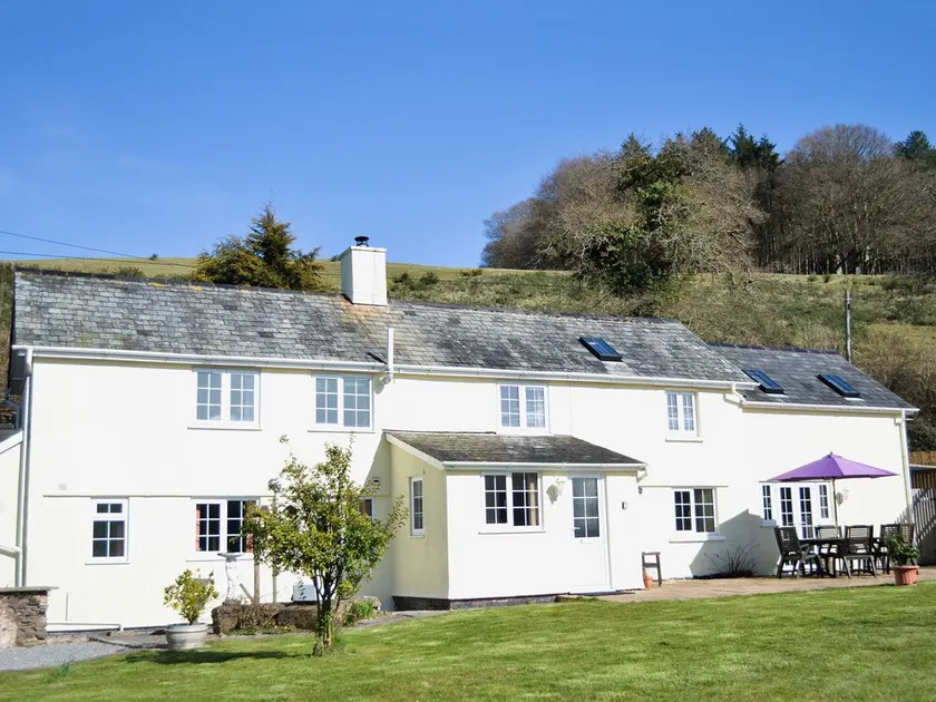 3 bedroom accommodation in Luxborough, Watchet - Image 1