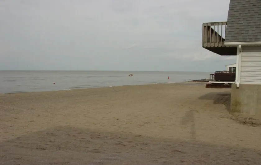 Beautiful house right at the beach - Image 1