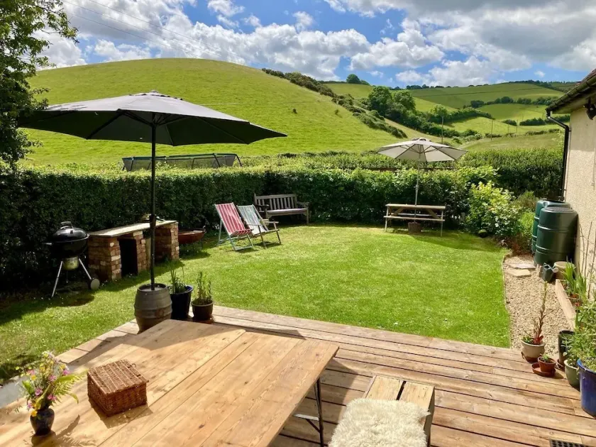 Spacious Rural Cottage with Amazing Views, Nr Exeter - Image 1